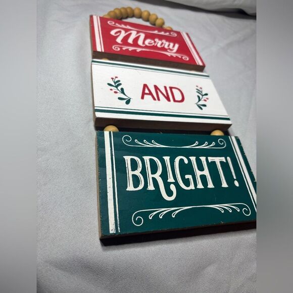 🎄❤️🎄 New! Merry & Bright Christmas Holiday Home Decor Ready to Hang NWT - Picture 1 of 6